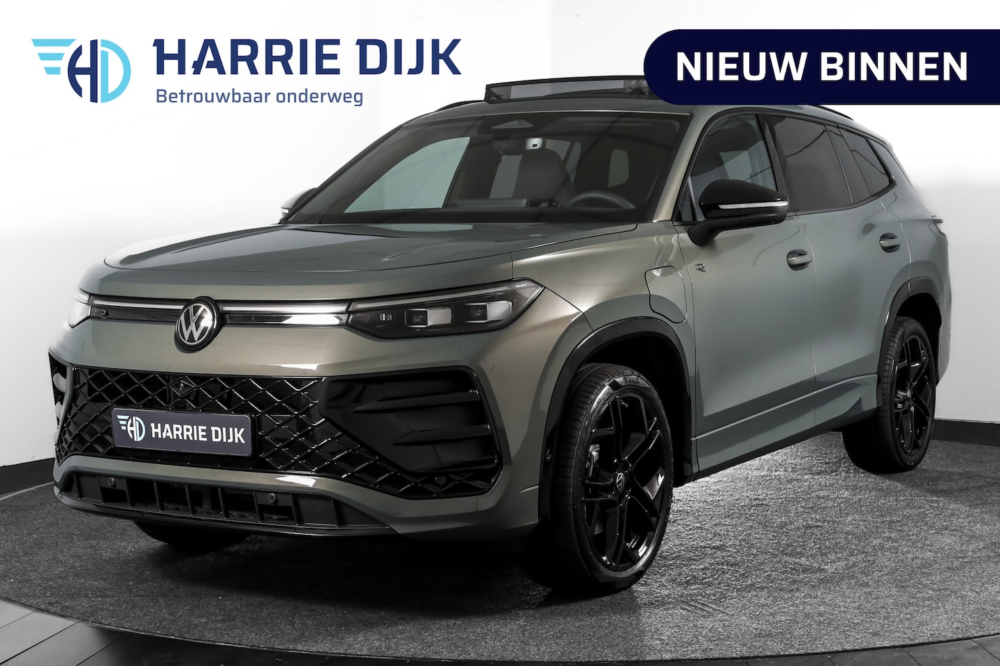 Volkswagen Tayron - 1.5 eHybrid 272 PK R-Line Edition | Black Style | 15 inch Navi | Elek. Trekhaak | IQ Light - AutoWereld.nl