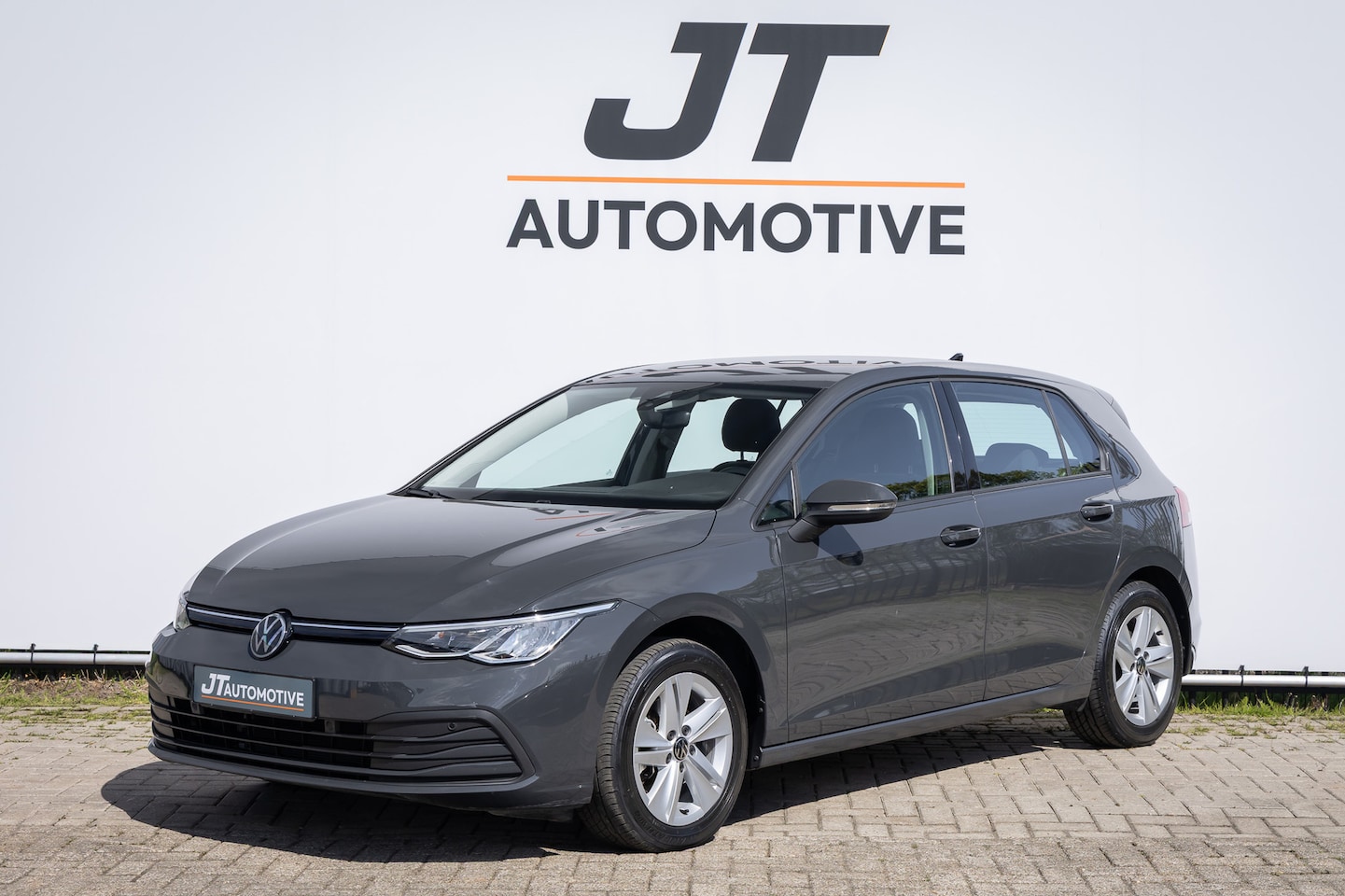 Volkswagen Golf - 1.0 eTSI Life Bns Adaptive cruise | PDC | digitaal dashboard | CarPlay | Navigatie - AutoWereld.nl