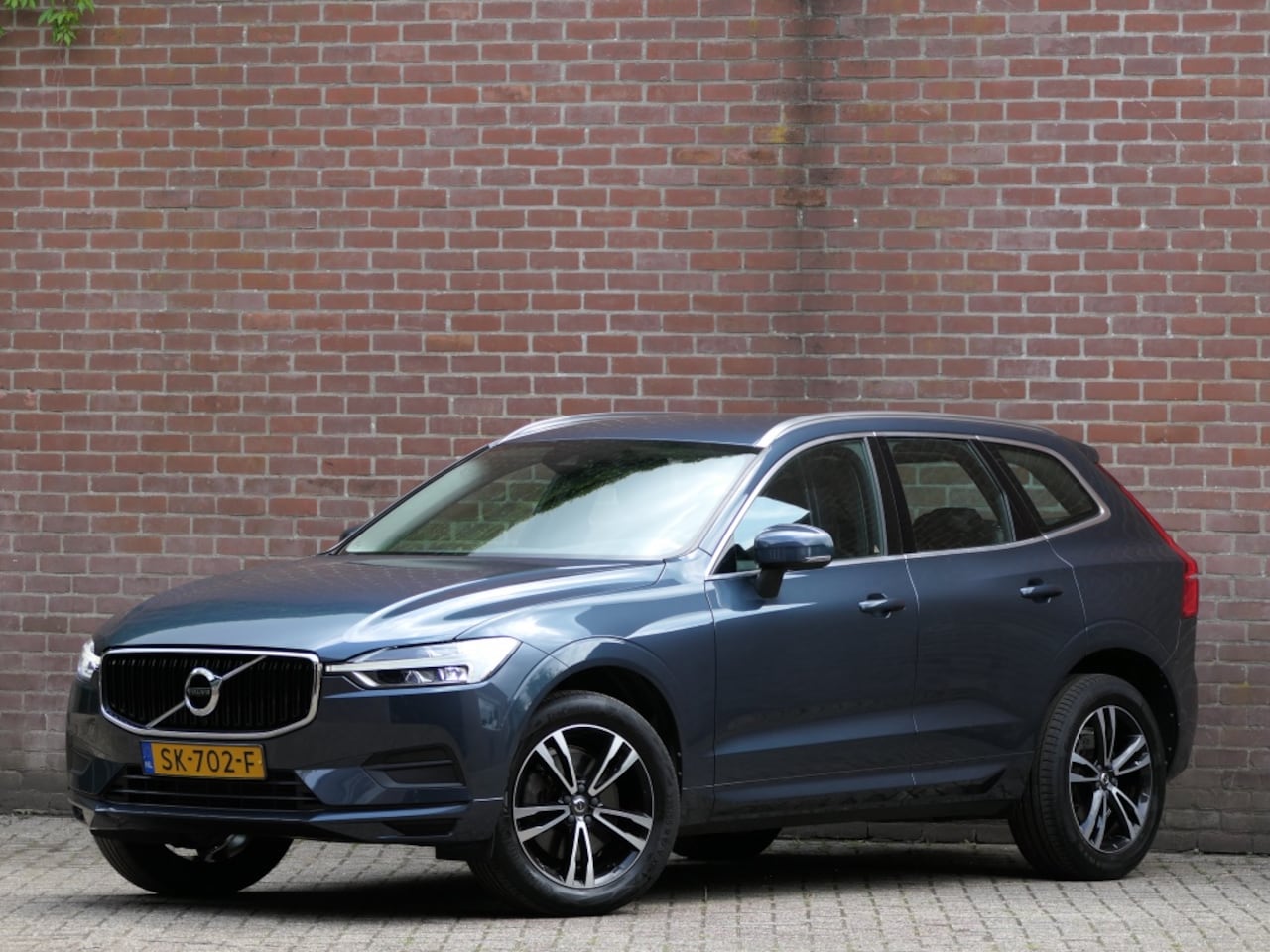 Volvo XC60 - T5 AUT Momentum / Leer / Blis / AppleCarPlay / - AutoWereld.nl
