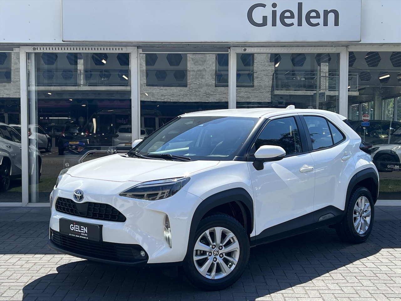 Toyota Yaris Cross - 1.5 Hybrid Active | Lichtmetalen velgen, Parkeercamera, Adaptive cruise control, Apple Car - AutoWereld.nl