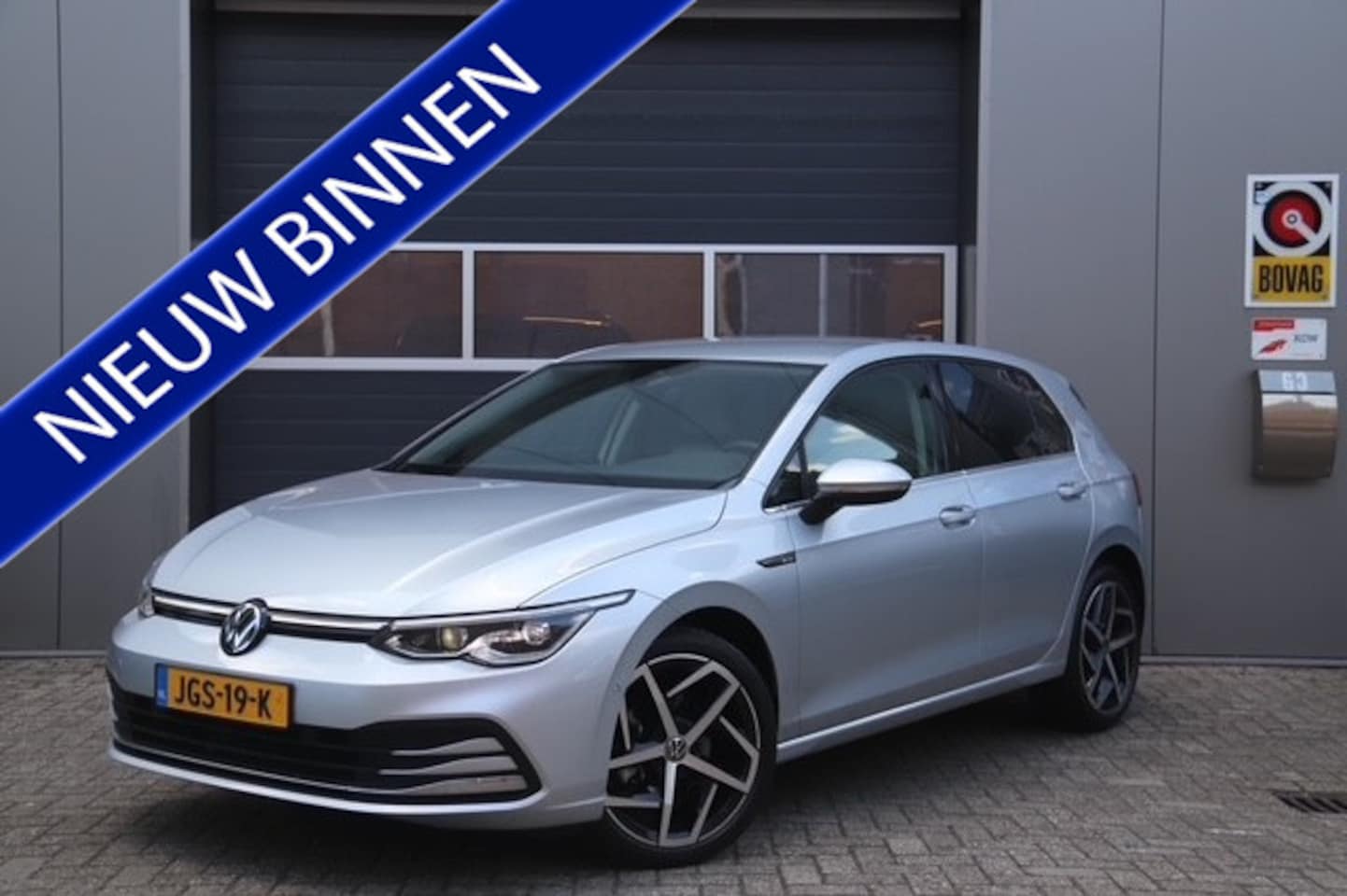 Volkswagen Golf - 1.5 eTSI R-Line Business 1.5 eTSI R-Line Business+, Stoel & Stuurverwarmd, IQ.LIGHT, Camera, Navi - AutoWereld.nl