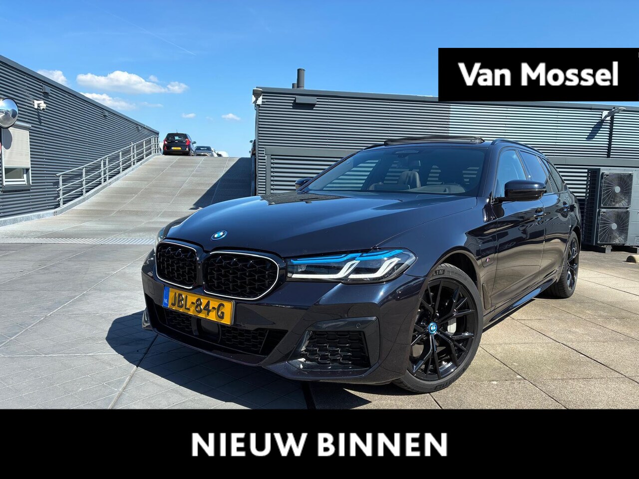 BMW 5-serie Touring - 530e Business Edition Plus | M Pakket | Laser Light | Panoramadak | Stoelventilatie | Adap - AutoWereld.nl