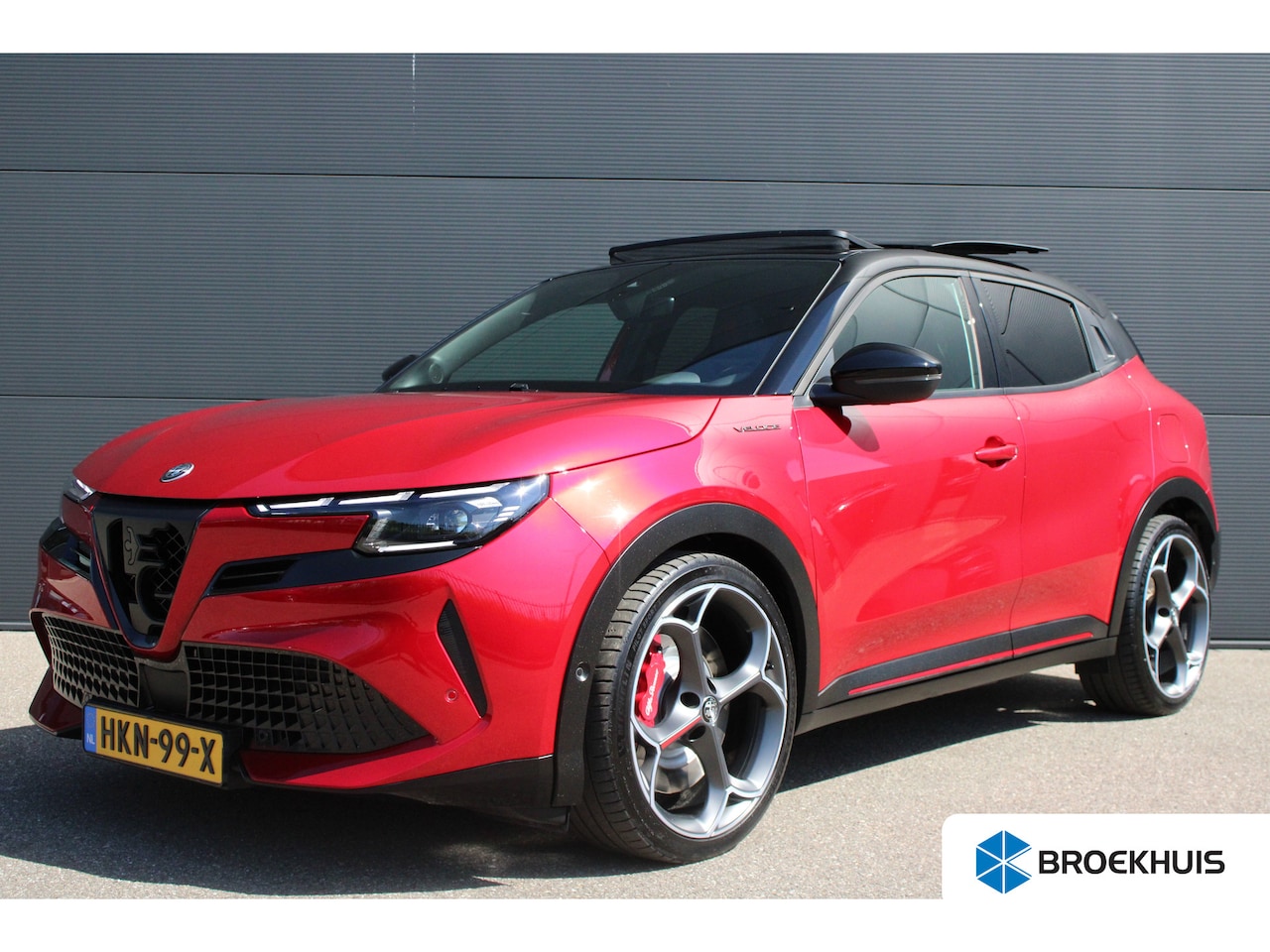Alfa Romeo Junior - Elettrica Veloce 280pk 54 kWh | Nieuwprijs €55.000,- | Panorama/schuifdak | Sabelt sportst - AutoWereld.nl