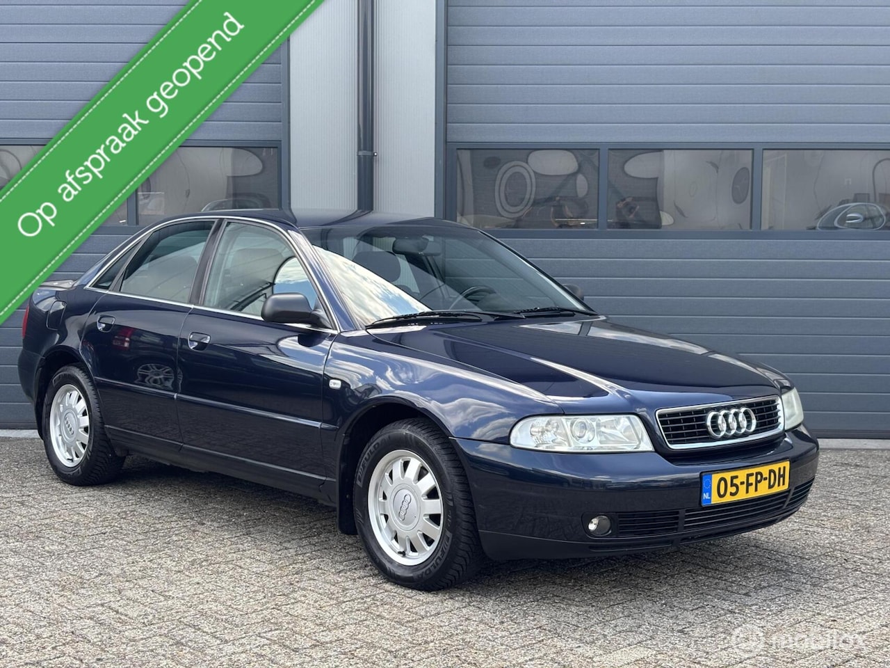 Audi A4 Limousine - 1.6 Advance Uitvoering - AutoWereld.nl
