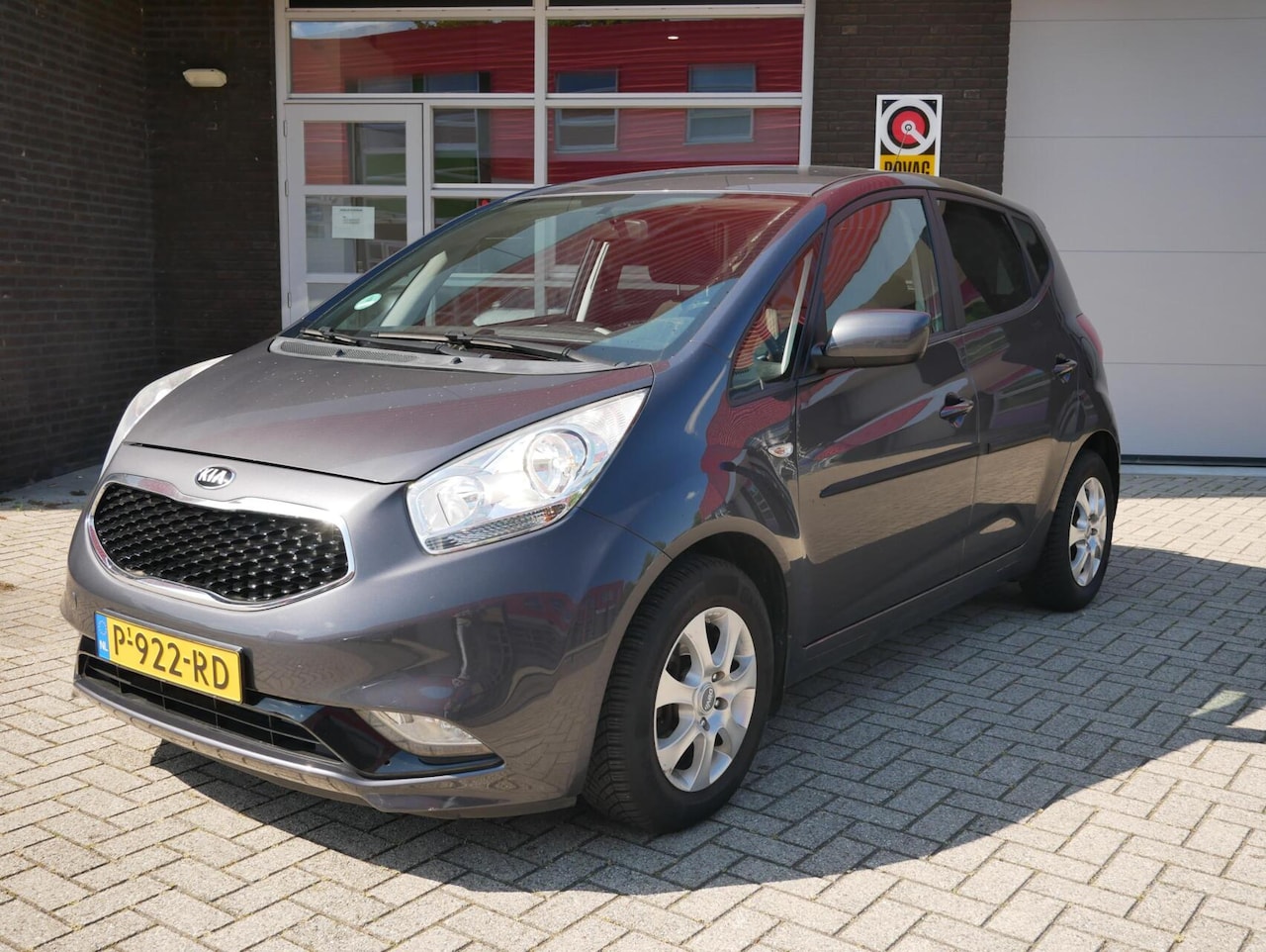 Kia Venga - 1.6 CVVT ExecutiveLine Navi+BT| Camera| Stoel verwarming| Dealer onderhouden - AutoWereld.nl