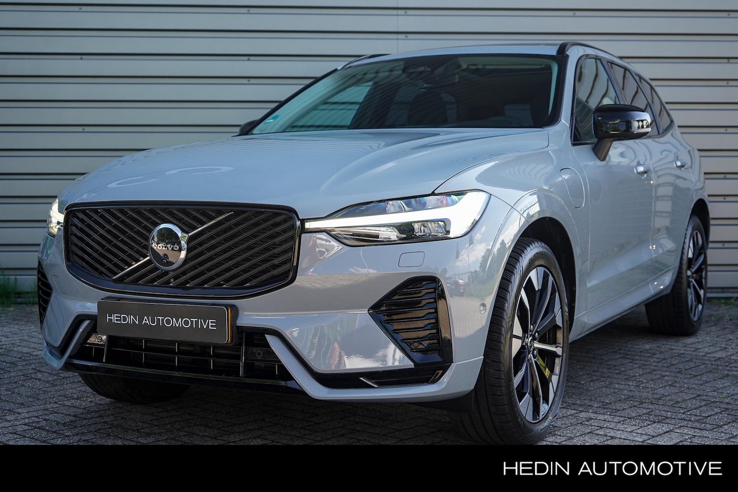 Volvo XC60 - 2.0 T6 Plug-in hybrid AWD Ultra Dark | Google on Board | Electrische Stoelen | Adaptieve C - AutoWereld.nl