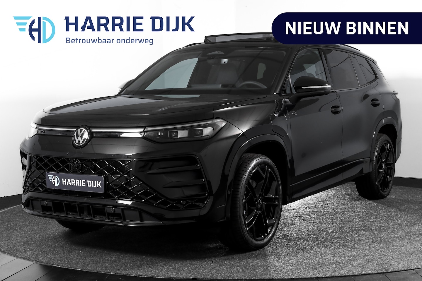 Volkswagen Tayron - 1.5 eHybrid 272 PK R-Line Edition | Black Style | 15 inch Navi | Elek. Trekhaak | IQ Light - AutoWereld.nl