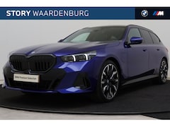 BMW 5-serie Touring - 530e M Sport Automaat / Panoramadak / Comfortstoelen / Comfort Access / Bowers & Wilkins /