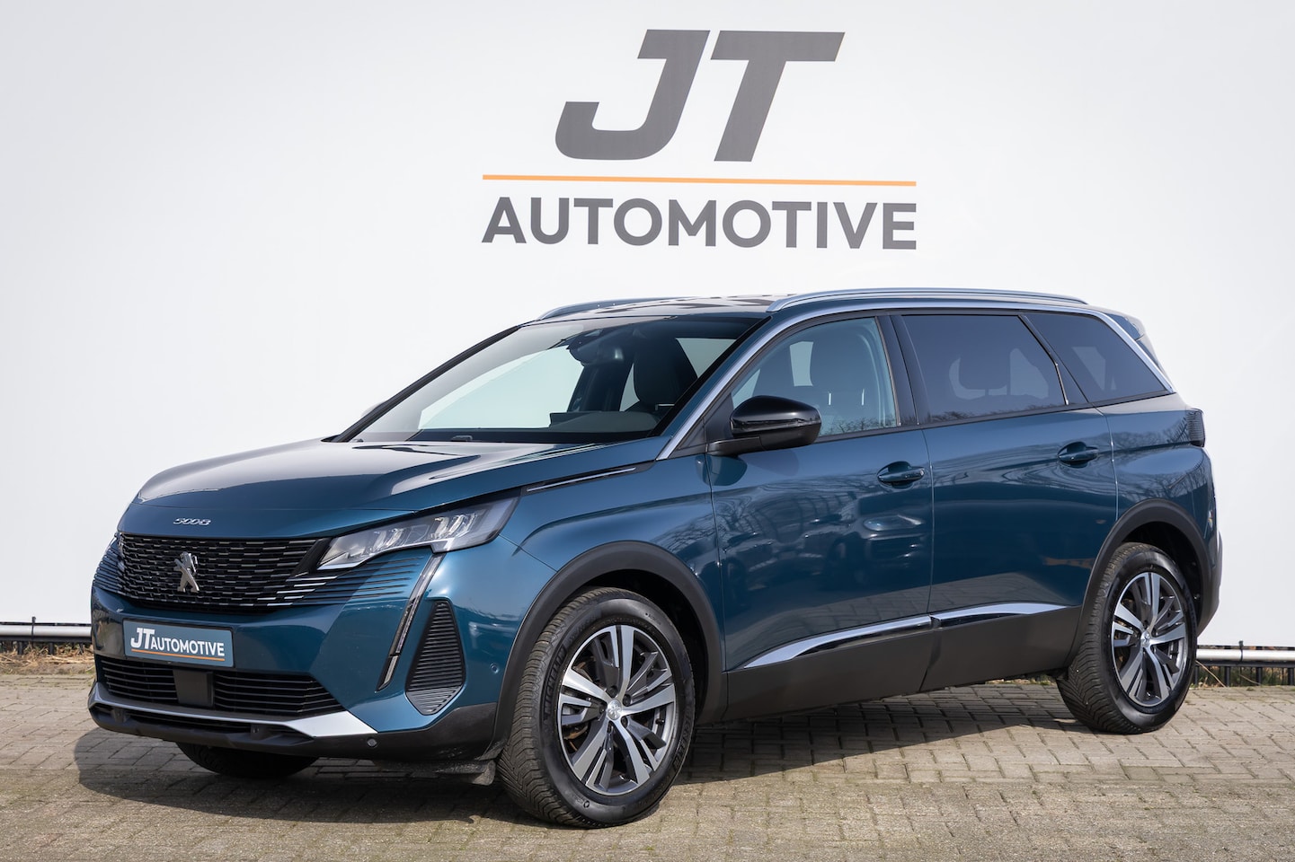 Peugeot 5008 - 1.2 PT Crossway 7 persoons trekhaak | 360 camera | Pdc | Cruise control | DAB | half leder - AutoWereld.nl
