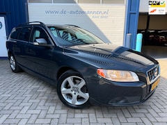 Volvo V70 - 2.0 Turbo 205pk Momentum LEER / ECC / CRUISE / TREKHAAK / PDC / STOELVERW / APK 06-26