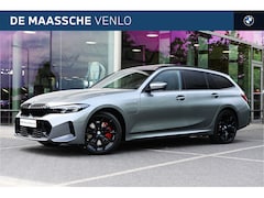 BMW 3-serie Touring - 330e M Sport Automaat / Panoramadak / Trekhaak / Sportstoelen / Achteruitrijcamera / Comfo
