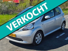 Toyota Aygo - 1.0-12V Comfort Navigator / AIRCO / NAP