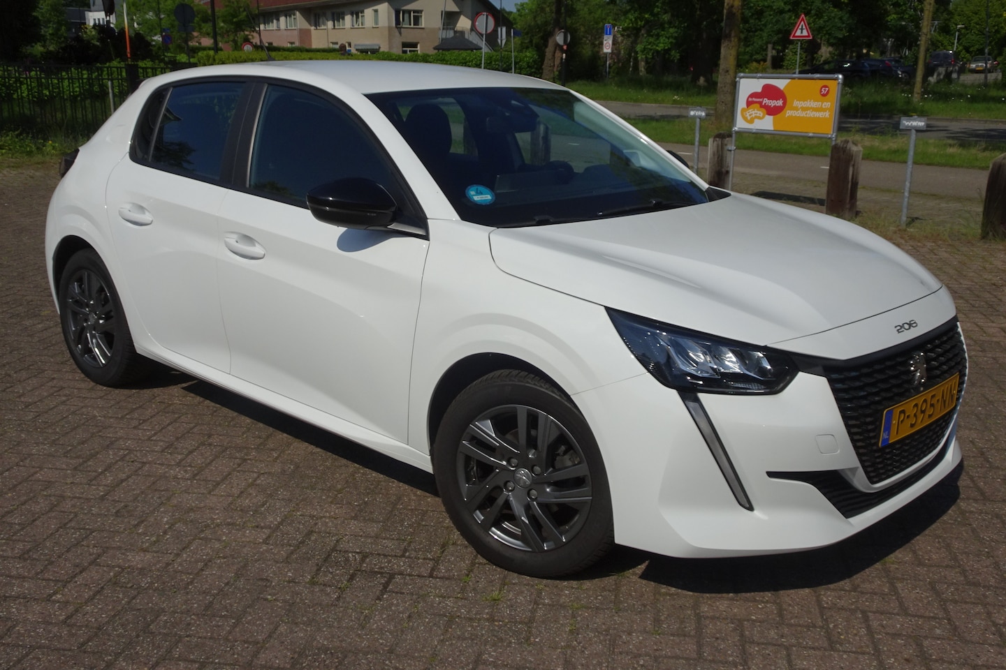 Peugeot 208 - 1.2 PureTech Active 5 Drs * AIRCO * LMV * NAVI * PDC * Cr Control * - AutoWereld.nl