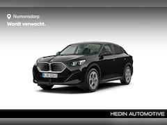 BMW iX2 - eDrive20 | Pure Edition | 18'' | Comf. Acc. | Stoelverw. | Camera | Getint glas | Sportsto