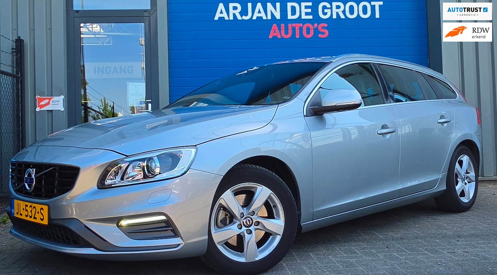Volvo V60 - 1.5 T3 R- Design Navi Trekhaak Uniek! NAP! - AutoWereld.nl