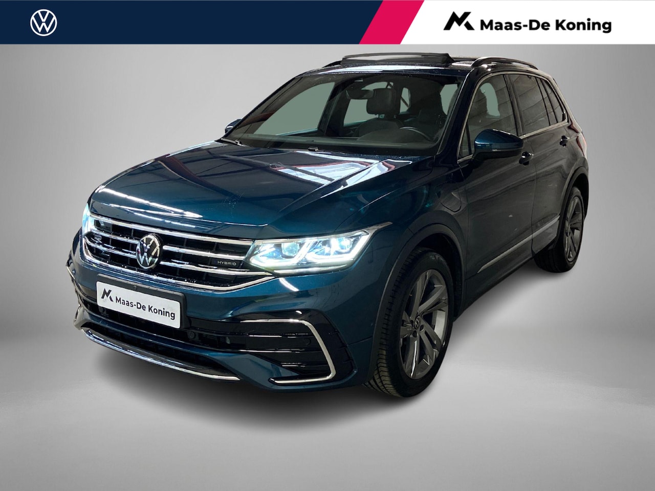 Volkswagen Tiguan - 1.4TSIeHybrid 180kW/245PK R-Line DSG · Panoramadak · Trekhaak · 360°Camera + Parkeersensor - AutoWereld.nl