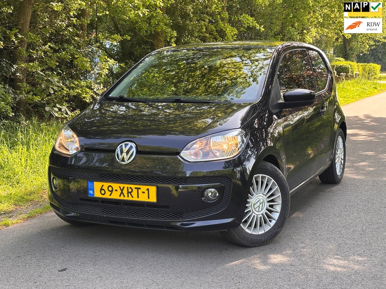 Volkswagen Up! - 1.0 high up! BlueMotion | Airco Nu € 2.450,- !!! - AutoWereld.nl