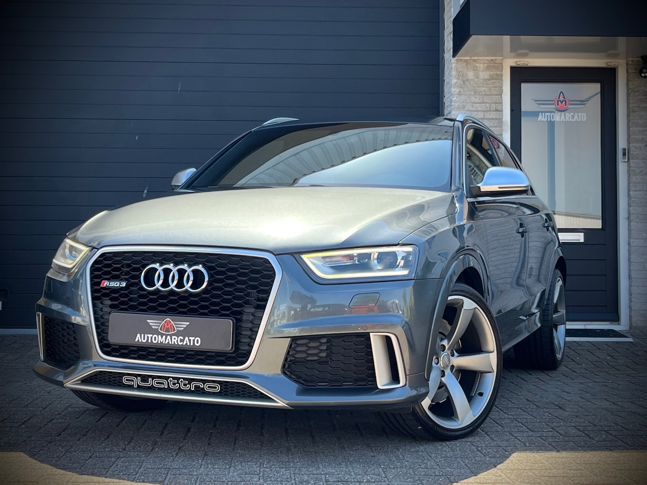 Audi Q3 - 2.5 TFSI RS Q3 quattro | Panoramadak | Carbon | 20 Inch | Keyless | Diamond Stiched Leder - AutoWereld.nl