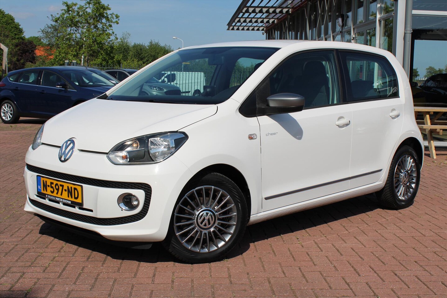 Volkswagen Up! - 1.0 60PK 5D Cheer up! Airco, Stoelverwarming - AutoWereld.nl