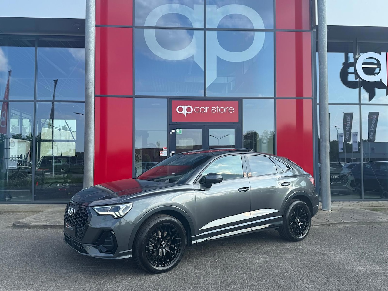 Audi Q3 Sportback - 35 TFSI Advanced Edition S-Line/ Pano - AutoWereld.nl