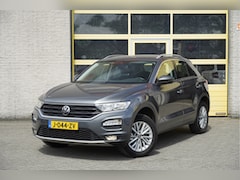 Volkswagen T-Roc - 1.5 TSI 150PK Automaat Style Business BJ2020 Lmv 16" | Led | Pdc | Trekhaak afneembaar | E