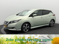 Nissan LEAF - Tekna 40 kWh SOH 90% | Trekhaak | Warmtepomp | 360° Camera | Navigatie | Stoel/Stuurverwar