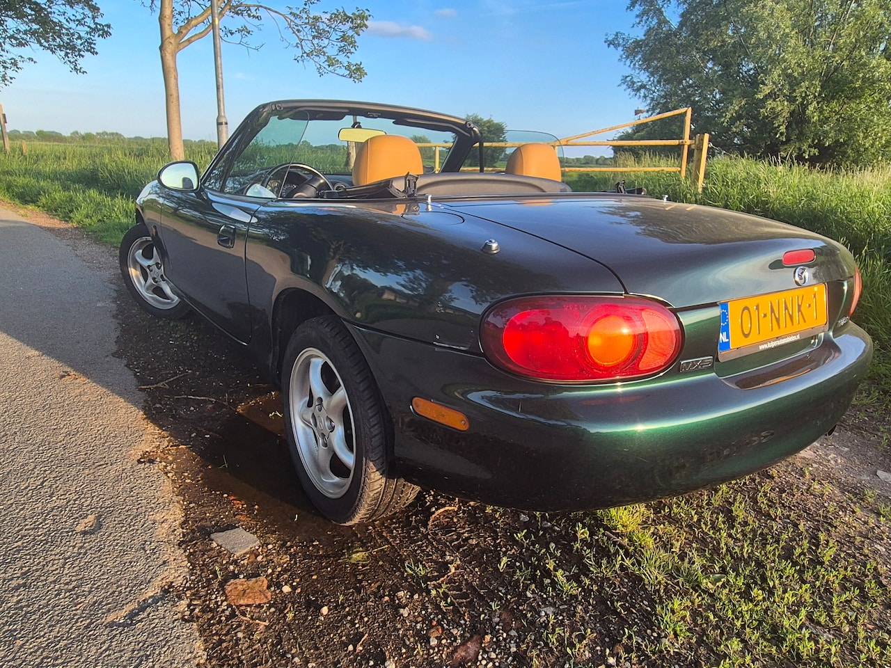 Mazda MX-5 - 1.6i Touring - AutoWereld.nl