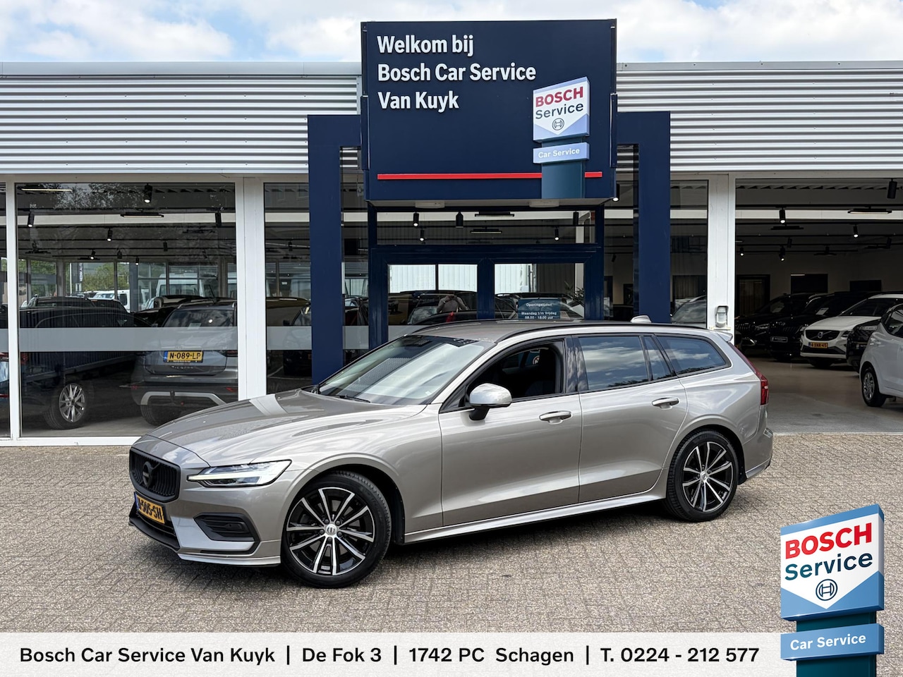 Volvo V60 - 2.0 B3 Momentum Advantage / Automaat / NL-Auto / Dealer-Onderhouden / Pilot-Assist / Adapt - AutoWereld.nl
