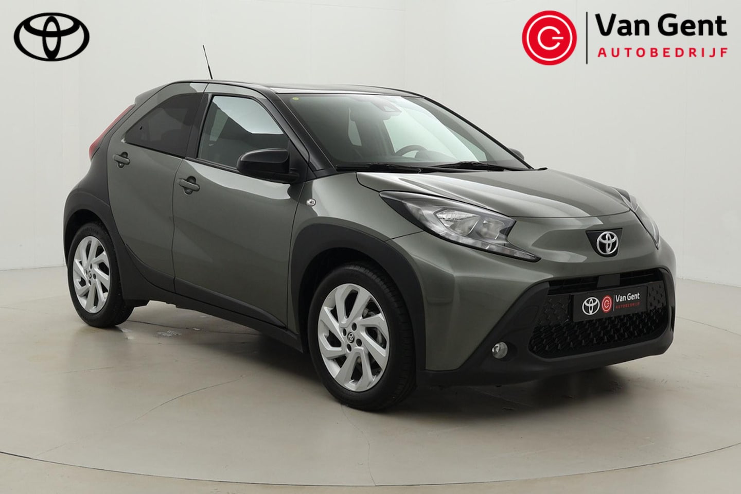 Toyota Aygo X - 1.0 VVT-i S-CVT first | Apple Carplay / Android Auto | Adaptive Cruise | Airco | Camera | - AutoWereld.nl