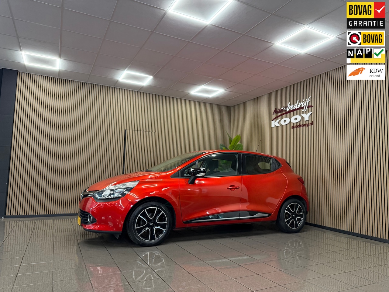 Renault Clio - 0.9 TCe Expression * 66.018 km + NAP / Navigatie / LM Velgen / NL Auto * - AutoWereld.nl
