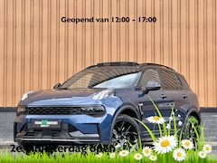 Lynk & Co 01 - 1.5 | Black Pakket | Panoramadak | Zwarte hemel | Stuurwielverwarming | Trekhaak | Adaptiv