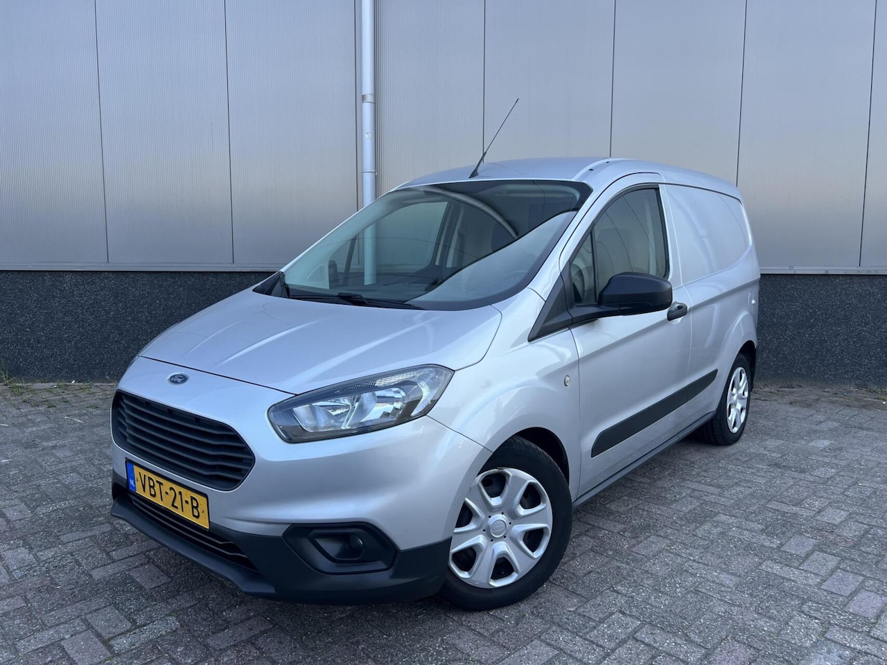 Ford Transit Courier - 1.5 TDCI Ambiente 1.5 TDCI Ambiente - AutoWereld.nl