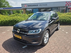 Volkswagen Tiguan - 2.0 4motion Business 190 PK / Trekhaak / Standkachel / stoel-stuur verwarming