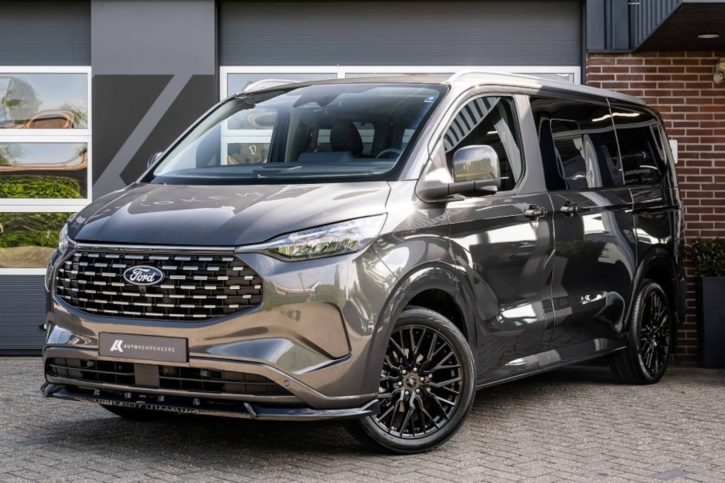 Ford Model T - Tourneo Custom 2.5 L1 Titanium X | 360° | B&O | Elek. schuifdeuren | Adap. Cruise | 20' In - AutoWereld.nl