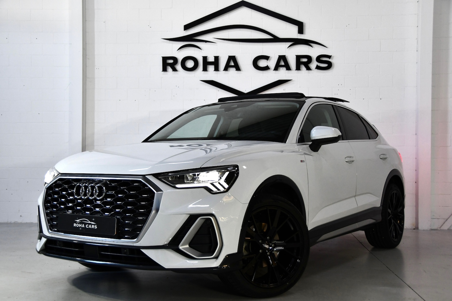 Audi Q3 Sportback - 35 TFSI S Edition Matrix Led Pano Leder - AutoWereld.nl