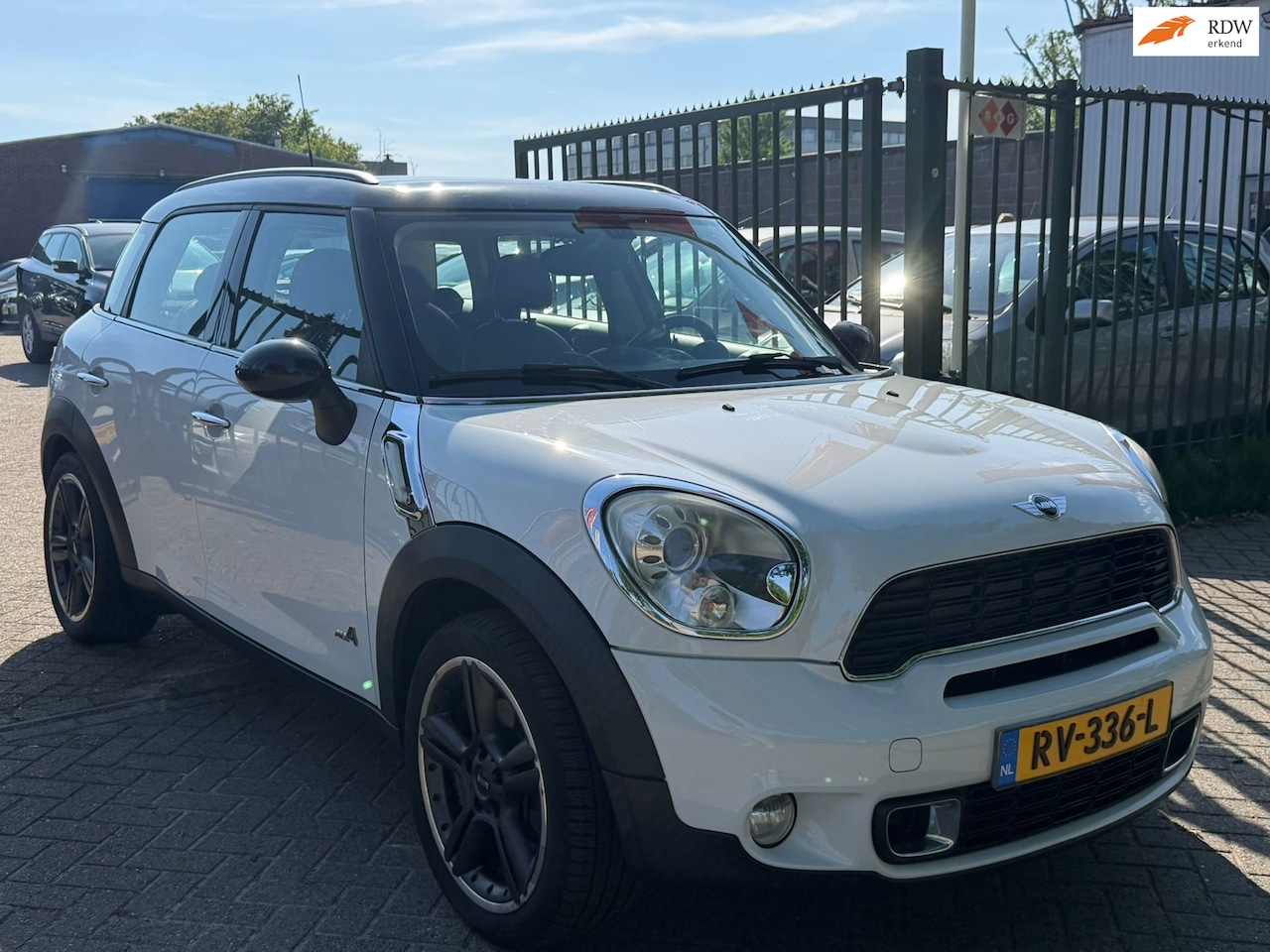 MINI Countryman - Mini 1.6 Cooper S ALL4 Chili H&K geluidsysteem airco leerbekeleding navigatie cruis contro - AutoWereld.nl