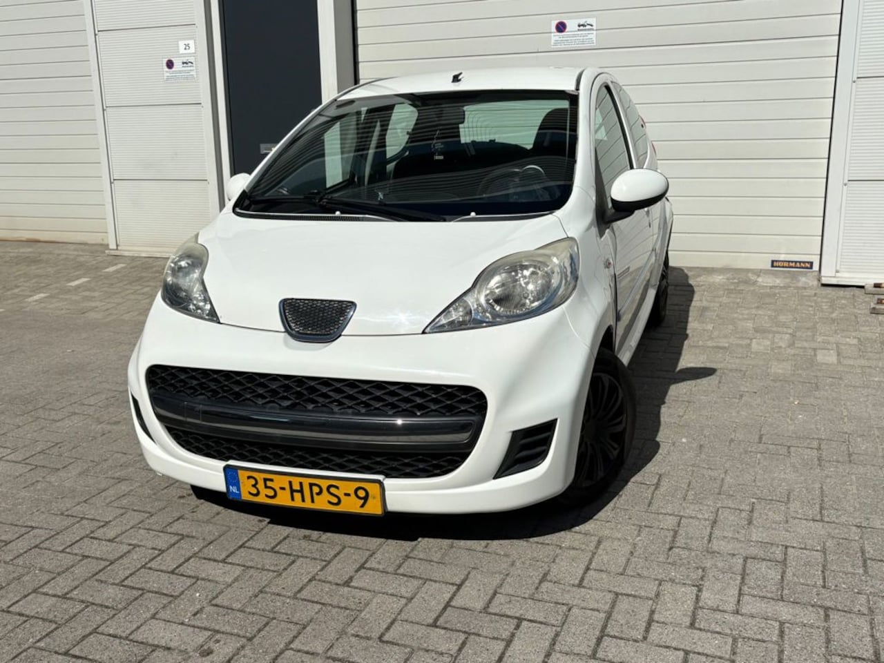 Peugeot 107 - 1.0-12V XS 1.0-12V XS - AutoWereld.nl