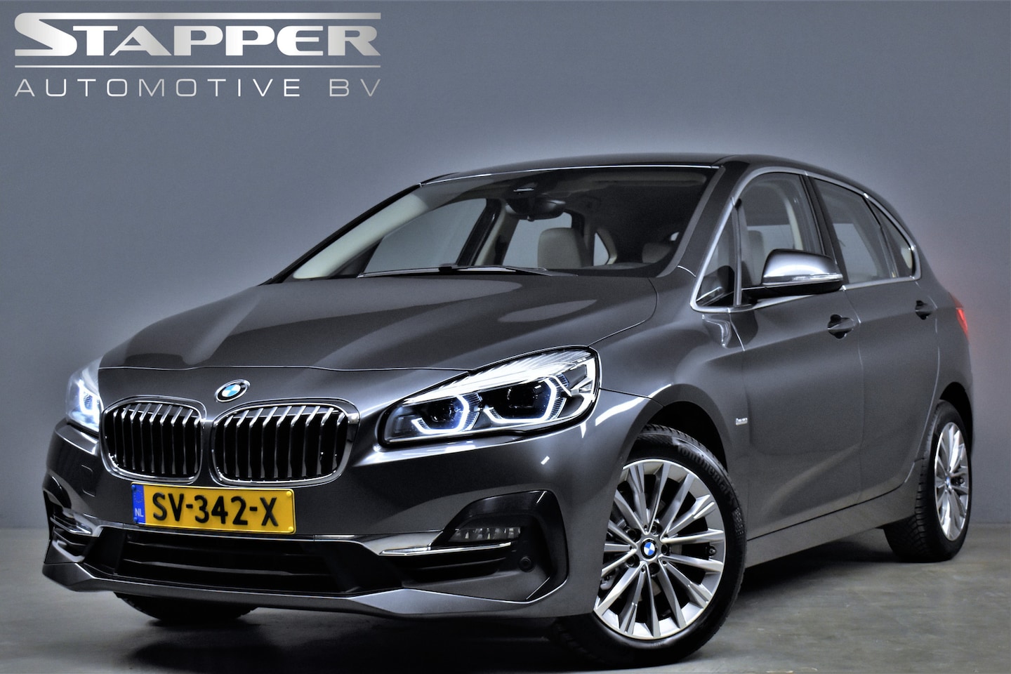 BMW 2-serie Active Tourer - 218i 141pk Automaat Executive Org.NL Carplay/Camera/Trekhaak/Led/Leer/Climate/Stoelverw./P - AutoWereld.nl