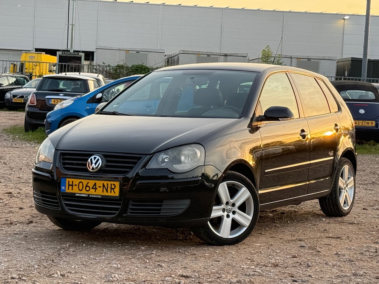 Volkswagen Polo - 1.2-12V Trendline/ BLACK EDITION - AutoWereld.nl
