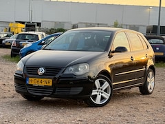 Volkswagen Polo - 1.2-12V Trendline/ BLACK EDITION