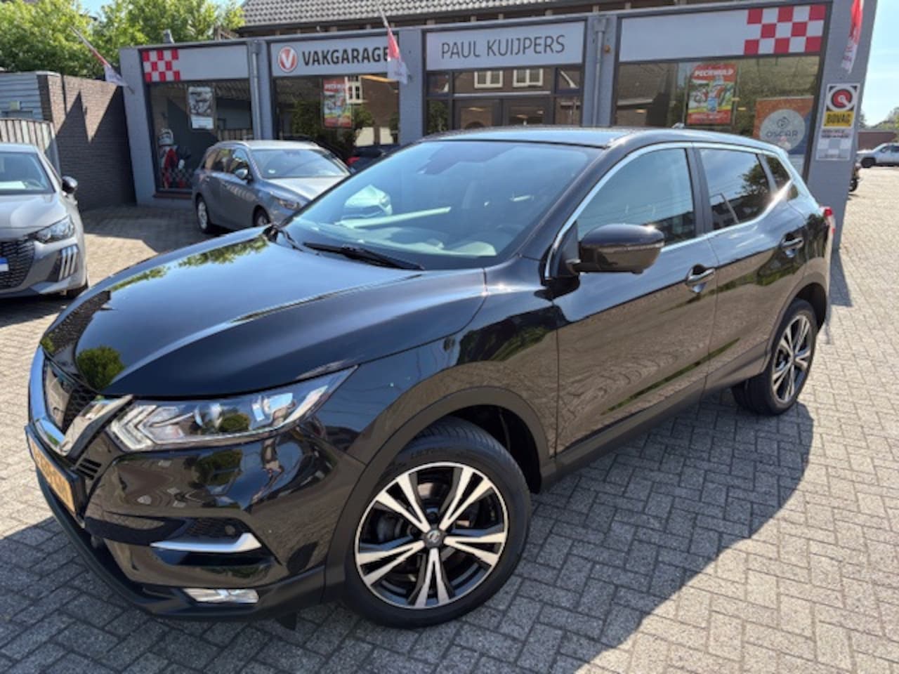 Nissan Qashqai - 1.6 N-Connecta 163pk * trekhaak / 1500kg geremd + stoelverwarming* - AutoWereld.nl