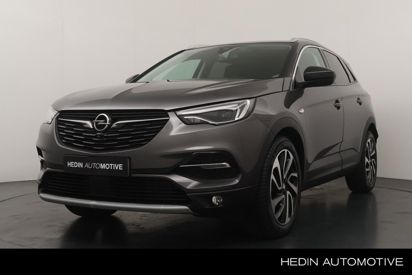 Opel Grandland X - 1.6 Turbo Ultimate | Trekhaak | All Season Banden | El. Achterklep | Navigatie | Climate C - AutoWereld.nl