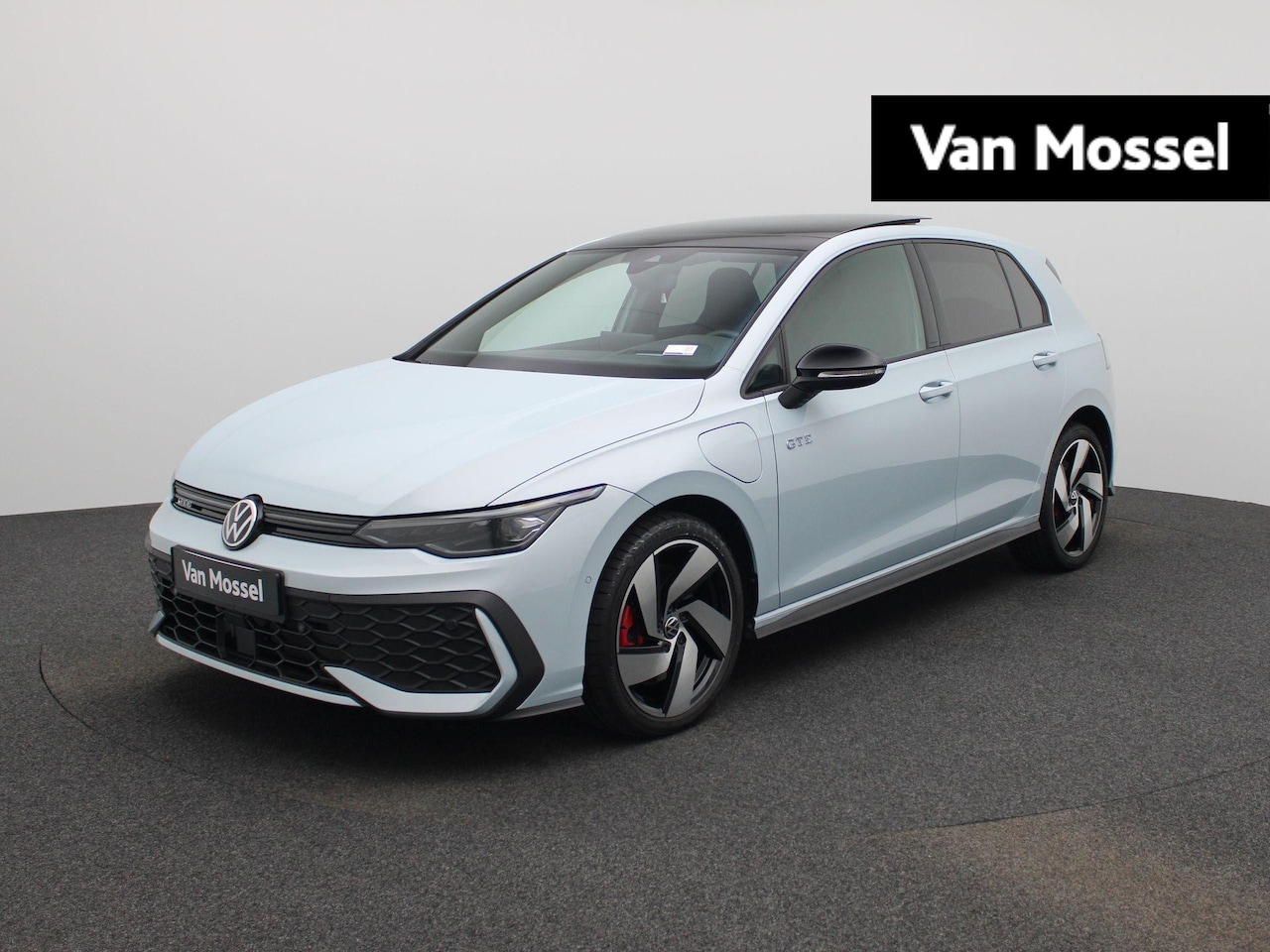 Volkswagen Golf - 1.5 eHybrid GTE 272 PK| Panoramadak | DCC | Head-Updisplay | LED Matrix | Navigatie | Acht - AutoWereld.nl