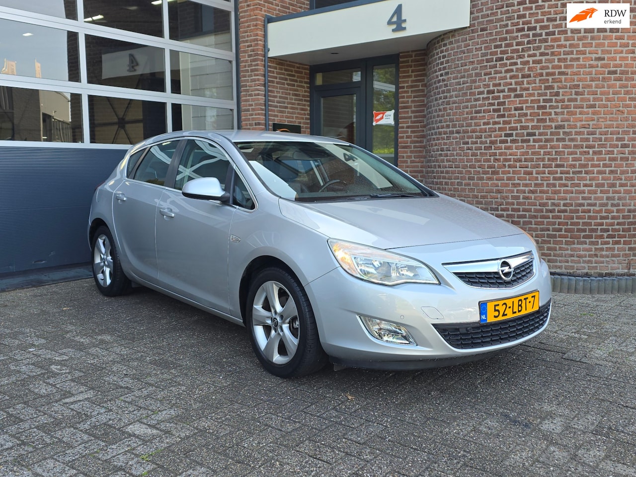 Opel Astra - 1.6 Cosmo Automaat |Nap |Airco |PDC - AutoWereld.nl