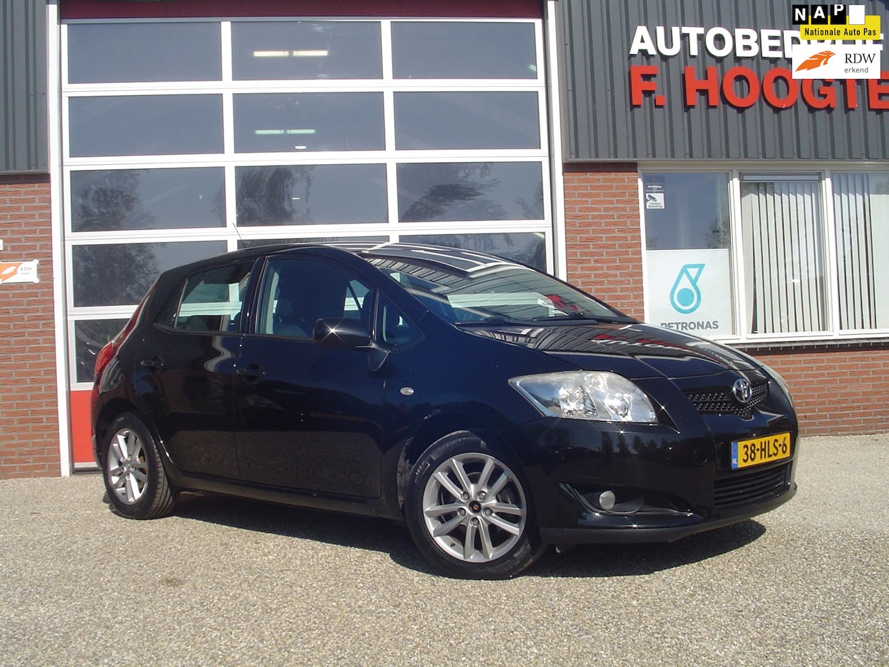 Toyota Auris - 1.6-16V Dynamic / Airco / Cruise controle / Trekhaak - AutoWereld.nl