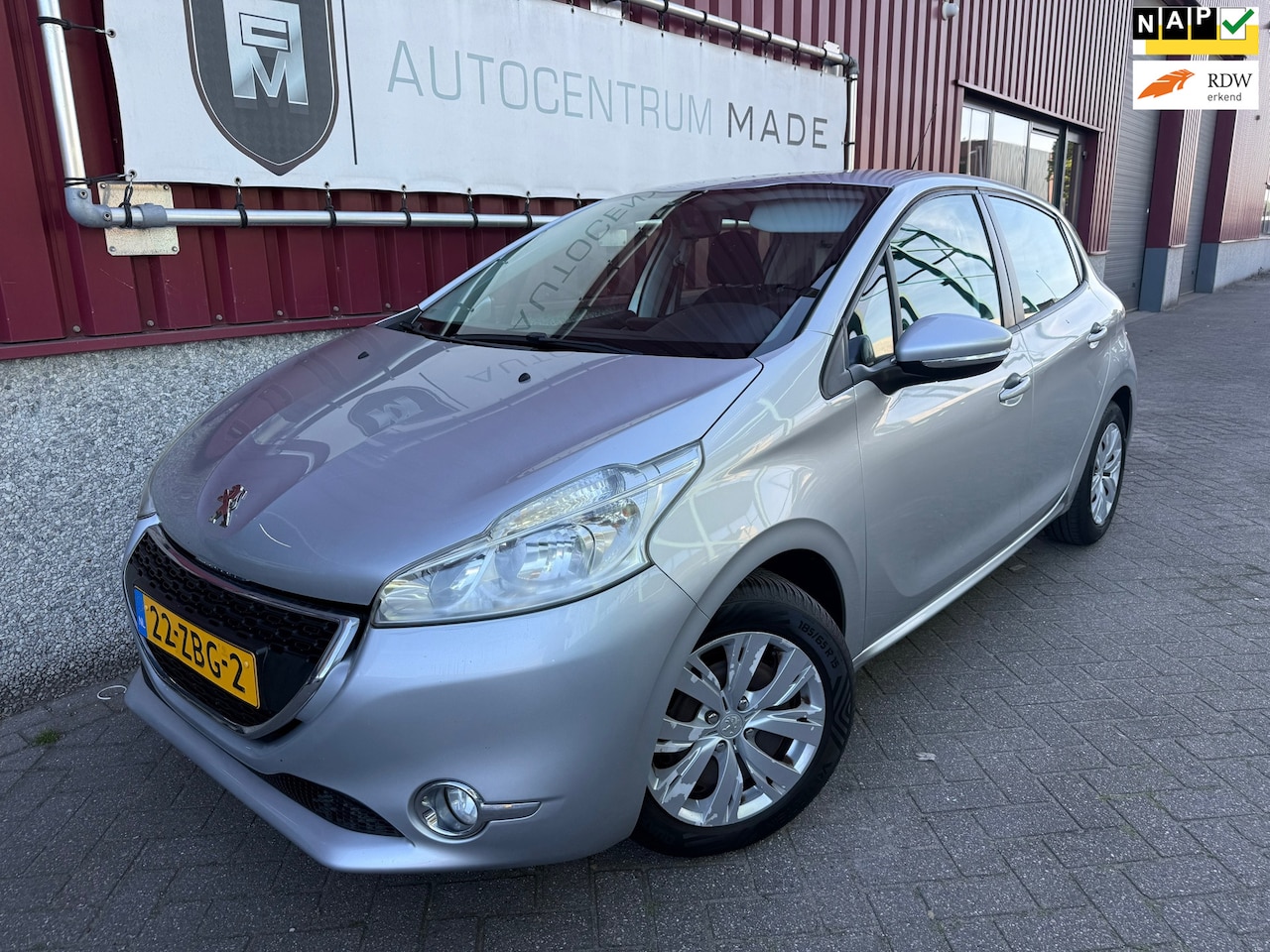 Peugeot 208 - 1.2 VTi Blue Lease // 5DRS // Airco // Goed onderhouden // - AutoWereld.nl