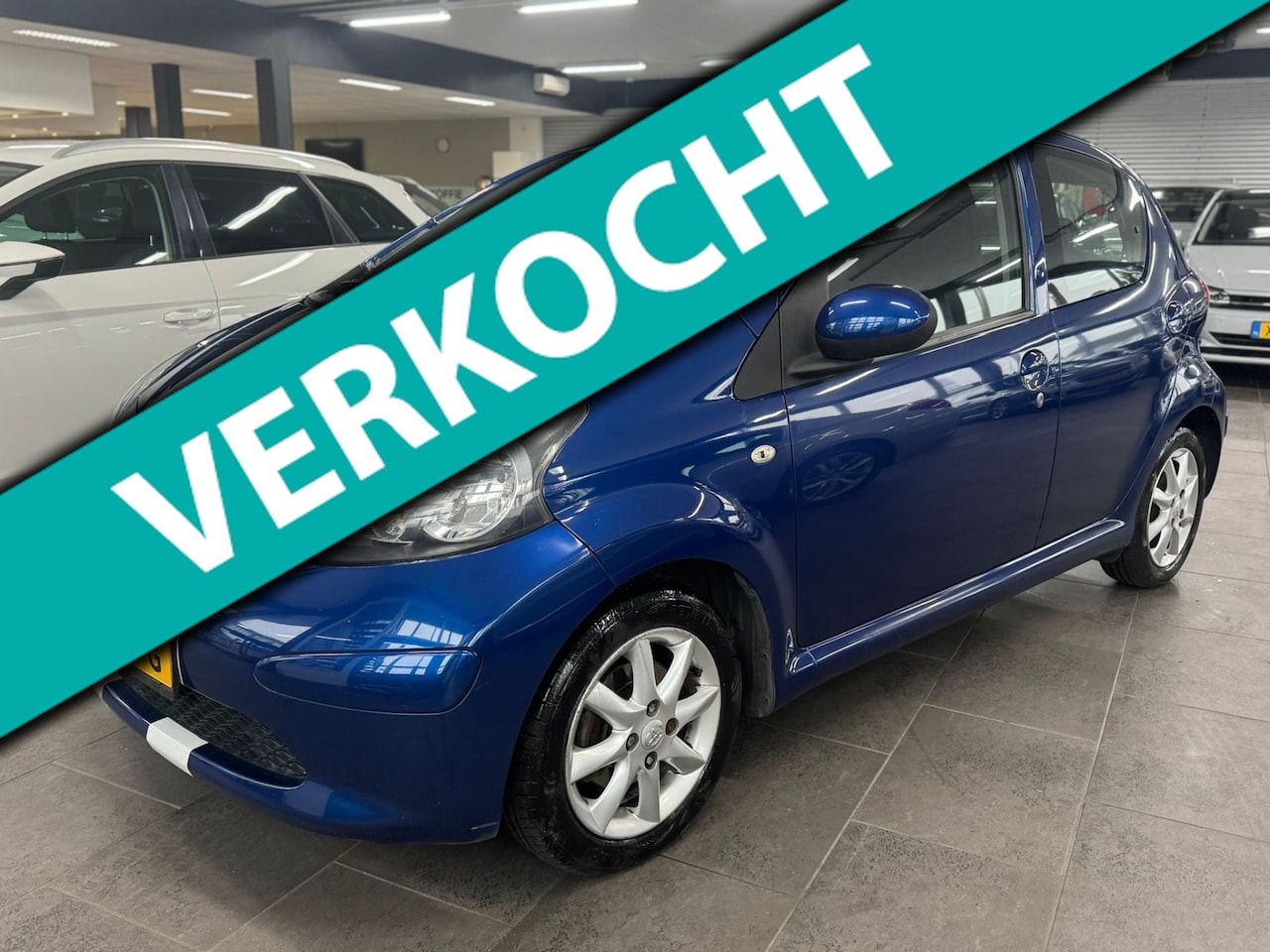 Toyota Aygo - 1.0-12V + automaat 5-deurs airco elektrisch pakket lm-velgen - AutoWereld.nl