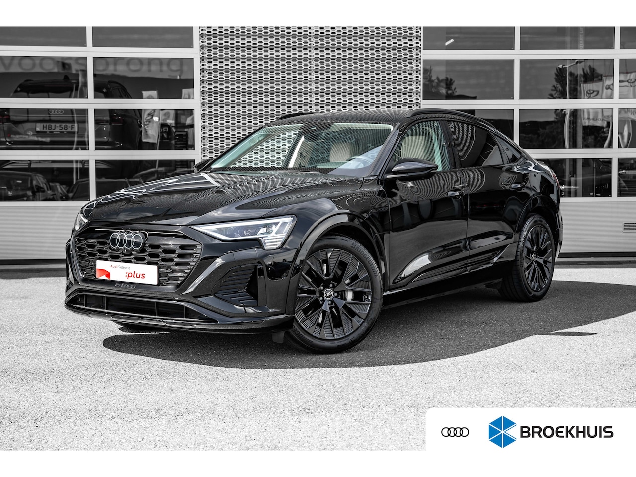 Audi Q8 Sportback e-tron - 55 quattro S line | Massage | Luchtvering | Panoramadak | Stoelventilatie | 360 Camera | - AutoWereld.nl