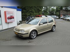 Volkswagen Golf - 1.6-16V Trendline
