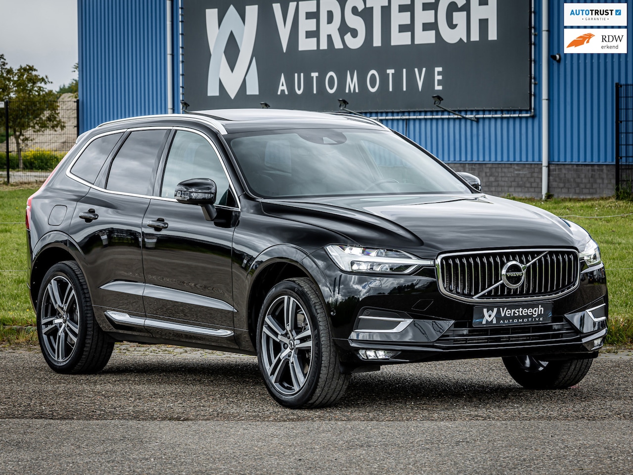 Volvo XC60 - 2.0 T5 AWD Inscription | Panoramadak | Trekhaak | Luchtvering - AutoWereld.nl